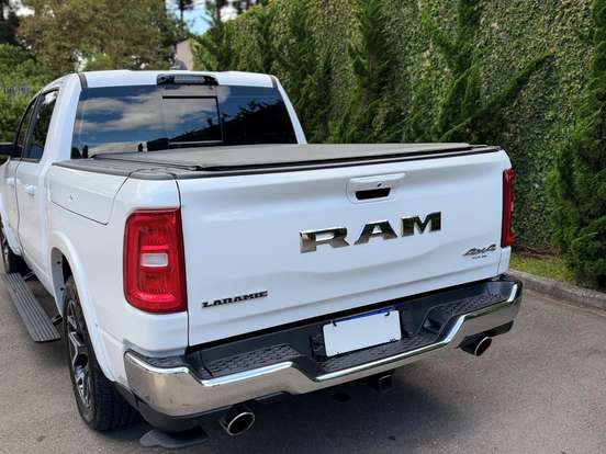 RAM-1500-3.0 HURRICANE 6 BITURBO GASOLINA LARAMIE NIGHT EDITION CD 4X4 AUTOMÁTICO RAM-1500-2024