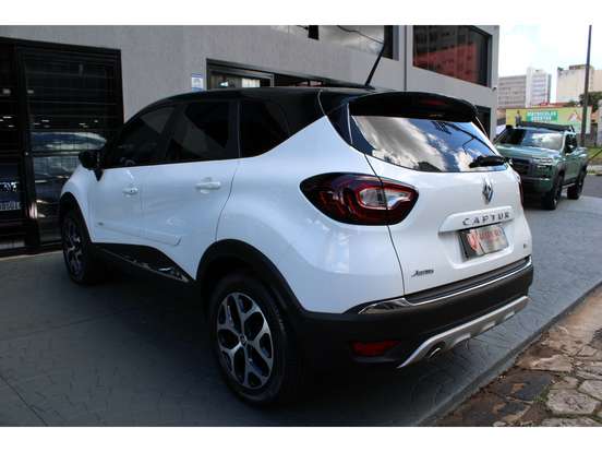 RENAULT-CAPTUR-2021