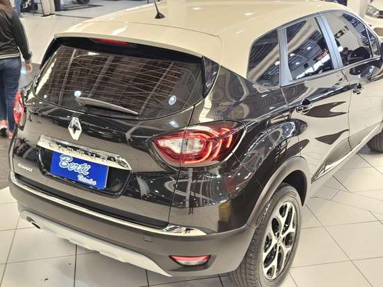 RENAULT-CAPTUR-2018