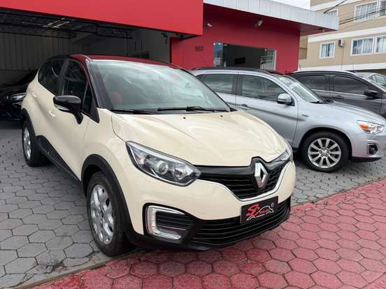 RENAULT-CAPTUR-2018