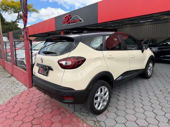 RENAULT-CAPTUR-2018