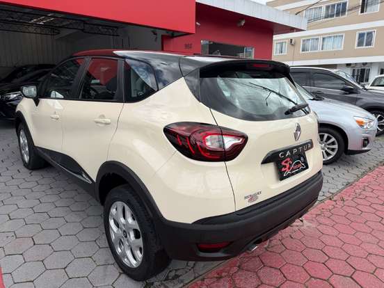 RENAULT-CAPTUR-2018