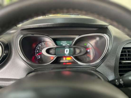 RENAULT-CAPTUR-2017