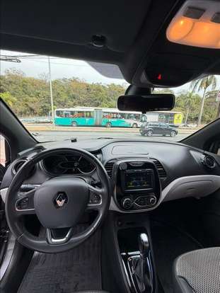 RENAULT-CAPTUR-2021