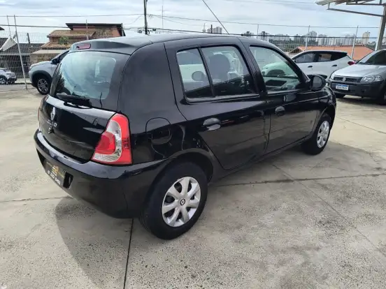 RENAULT-CLIO-2014