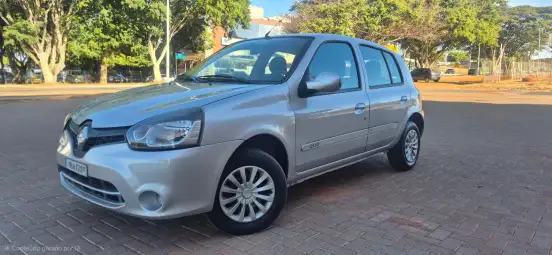 RENAULT-CLIO-2015