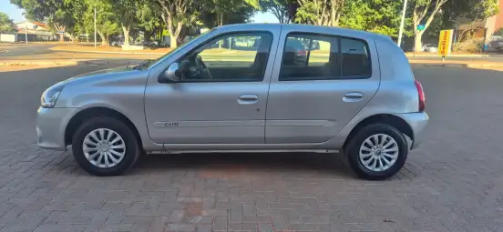 RENAULT-CLIO-2015