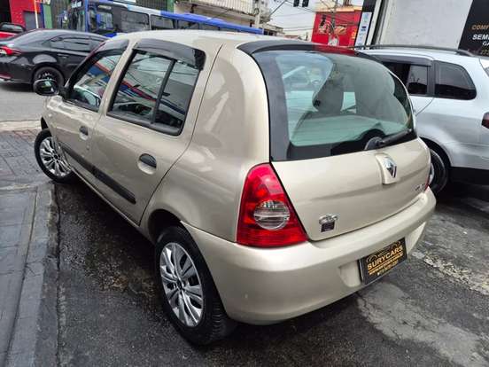 RENAULT-CLIO-2011