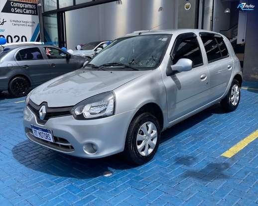 RENAULT-CLIO-2015