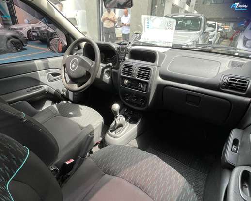 RENAULT-CLIO-2015