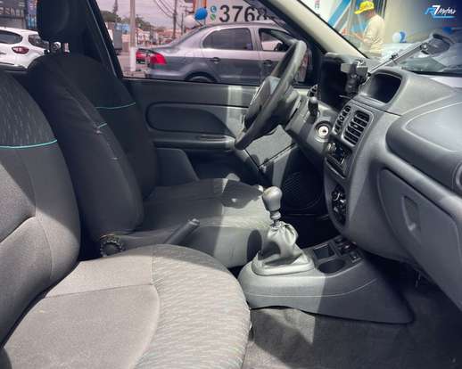 RENAULT-CLIO-2015