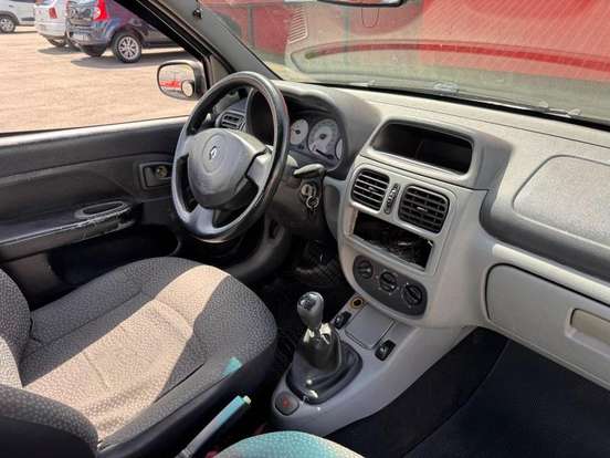 RENAULT-CLIO-2005
