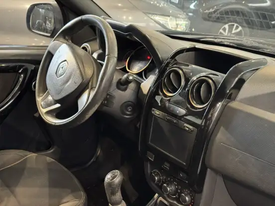 RENAULT-DUSTER-2015