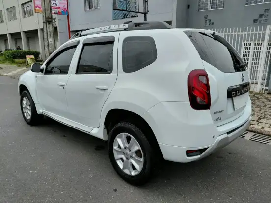 RENAULT-DUSTER-2016
