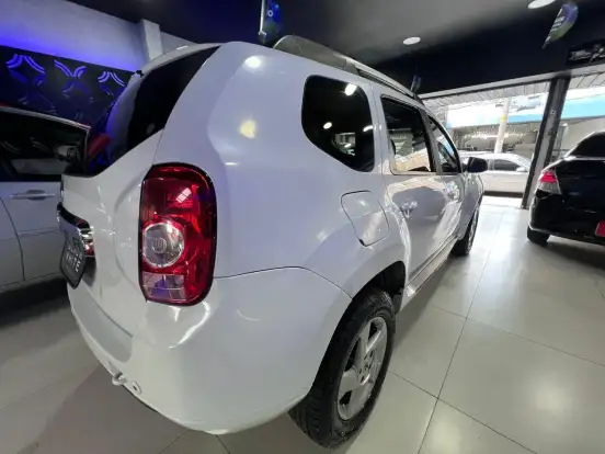 RENAULT-DUSTER-2014
