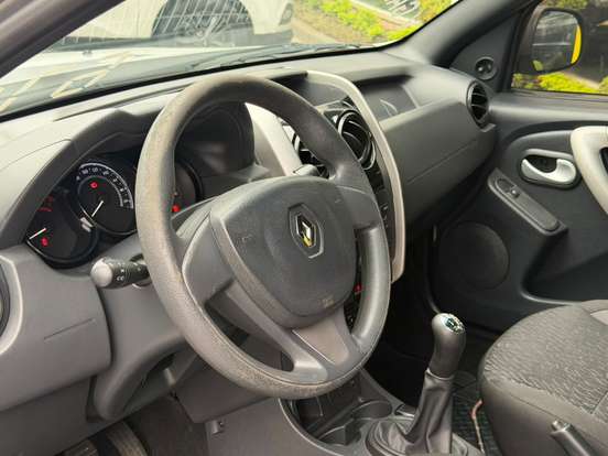 RENAULT-DUSTER-2019