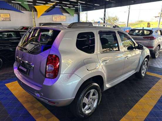 RENAULT-DUSTER-2012