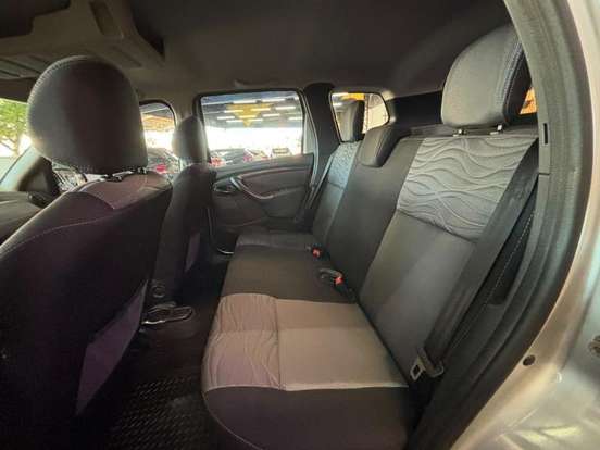 RENAULT-DUSTER-2012