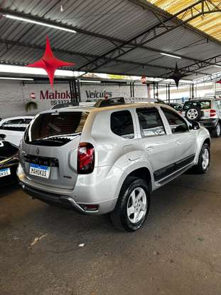 RENAULT-DUSTER-2016