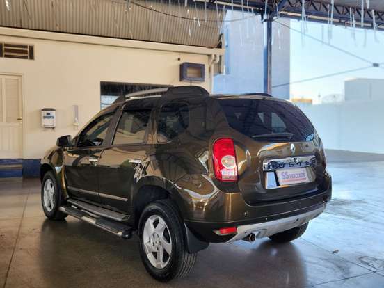 RENAULT-DUSTER-2014