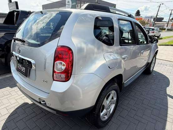 RENAULT-DUSTER-2012