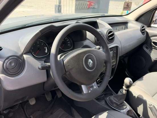 RENAULT-DUSTER-2012