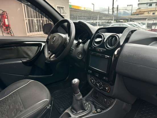 RENAULT-DUSTER OROCH-2018