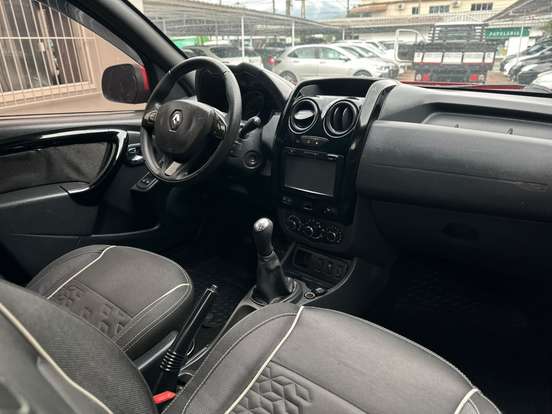 RENAULT-DUSTER OROCH-2018