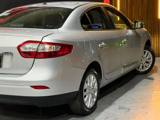 RENAULT-FLUENCE-2014
