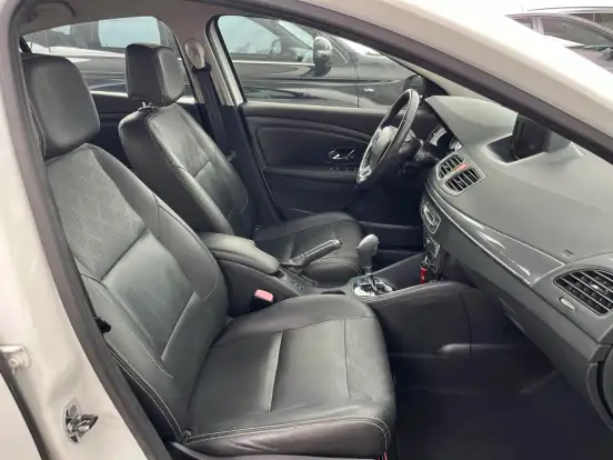 RENAULT-FLUENCE-2016