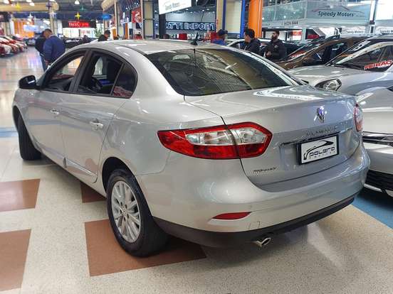 RENAULT-FLUENCE-2.0 DYNAMIQUE PLUS 16V FLEX 4P AUTOMÁTICO RENAULT-FLUENCE-2016