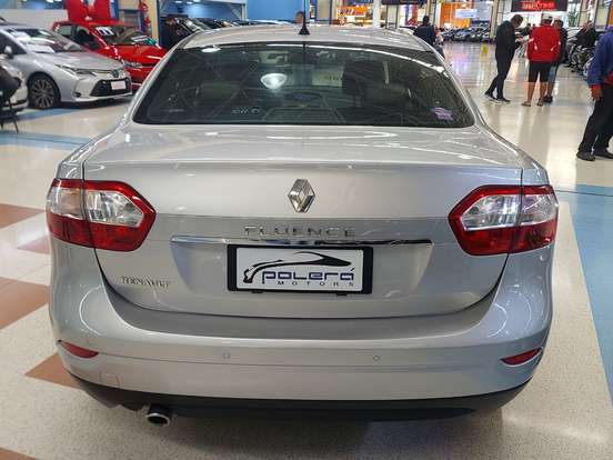 RENAULT-FLUENCE-2.0 DYNAMIQUE PLUS 16V FLEX 4P AUTOMÁTICO RENAULT-FLUENCE-2016
