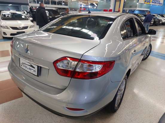 RENAULT-FLUENCE-2.0 DYNAMIQUE PLUS 16V FLEX 4P AUTOMÁTICO RENAULT-FLUENCE-2016