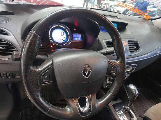 RENAULT-FLUENCE-2.0 DYNAMIQUE PLUS 16V FLEX 4P AUTOMÁTICO RENAULT-FLUENCE-2016