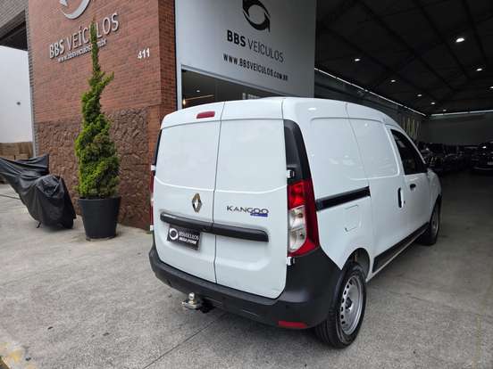 RENAULT-KANGOO-2025
