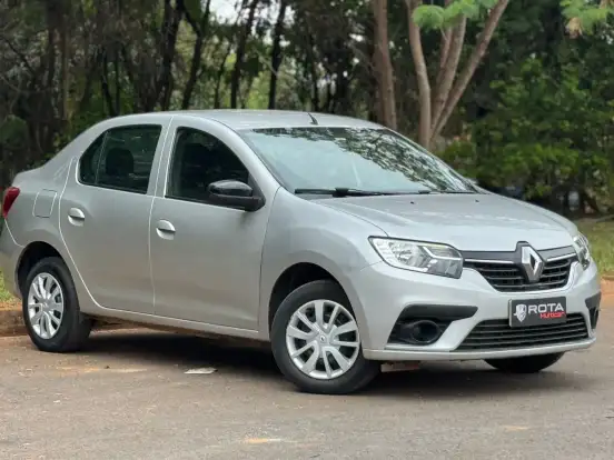RENAULT-LOGAN-2022