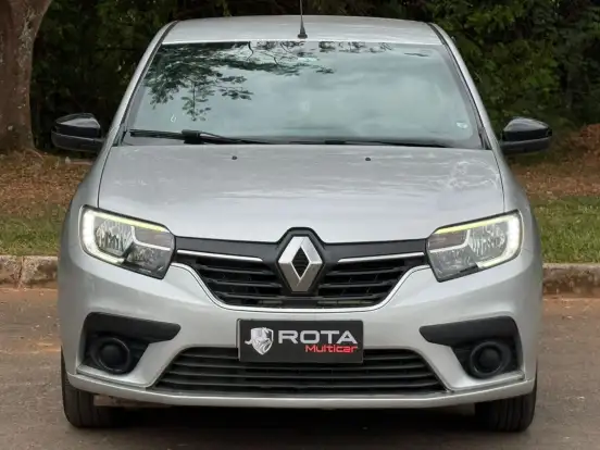 RENAULT-LOGAN-2022