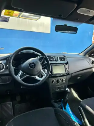 RENAULT-LOGAN-2024