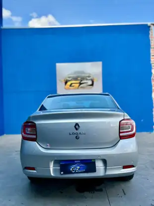 RENAULT-LOGAN-2024