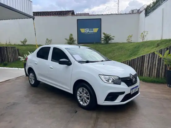 RENAULT-LOGAN-2023