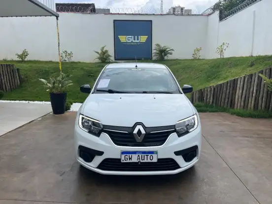 RENAULT-LOGAN-2023