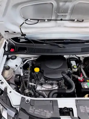 RENAULT-LOGAN-2015