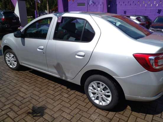 RENAULT-LOGAN-2024