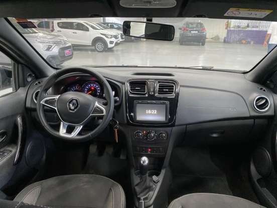 RENAULT-LOGAN-2024