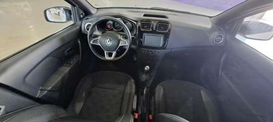 RENAULT-LOGAN-2024