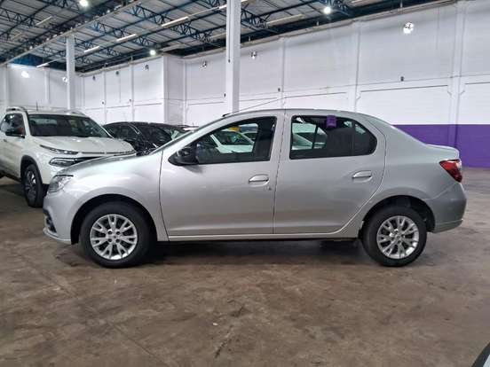 RENAULT-LOGAN-2024
