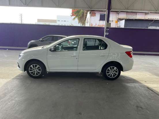 RENAULT-LOGAN-2024