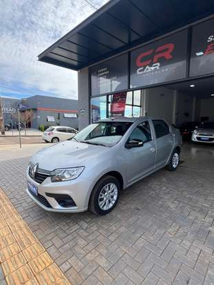RENAULT-LOGAN-2024