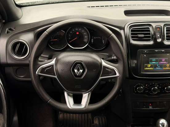 RENAULT-LOGAN-2020