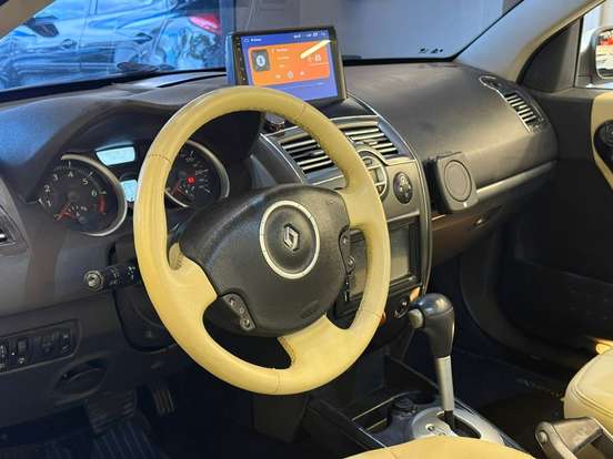 RENAULT-MEGANE-2008